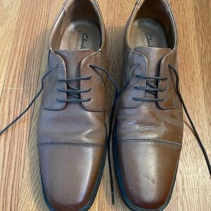 Clarks Men's Tan Leather Oxfords